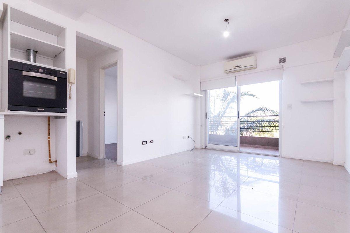 Depto 2 amb en venta c/balcón al frente y parrilla