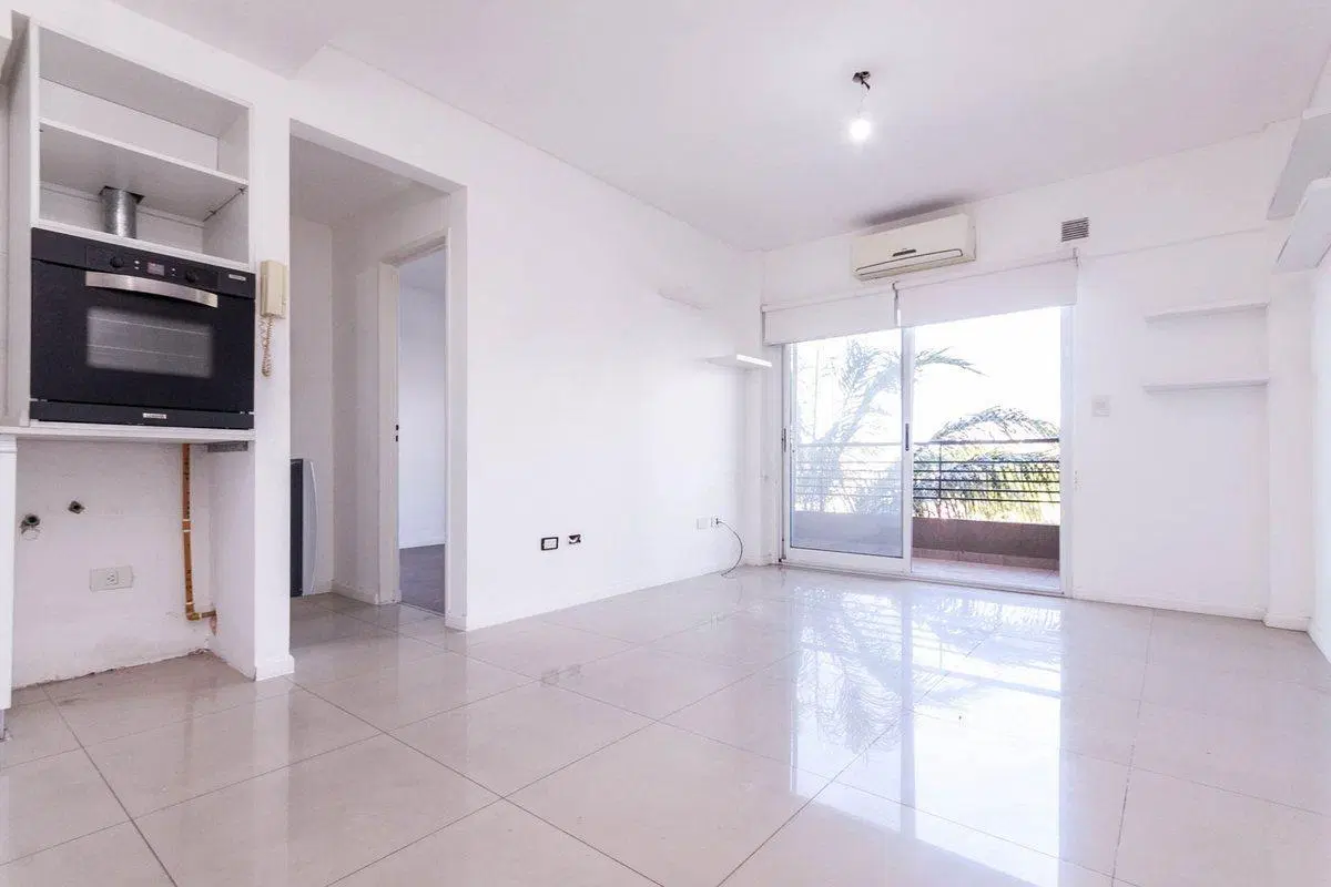 Depto 2 amb en venta c/balcón al frente y parrilla 2