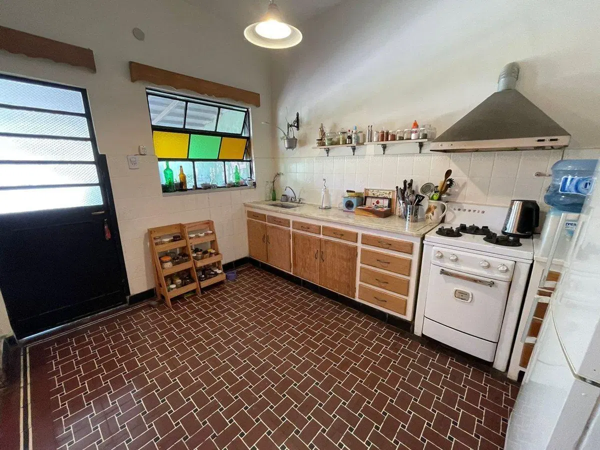 CASA  3AMB EN LANUS C/ PATIO Y LOCAL APTO CREDITO 4