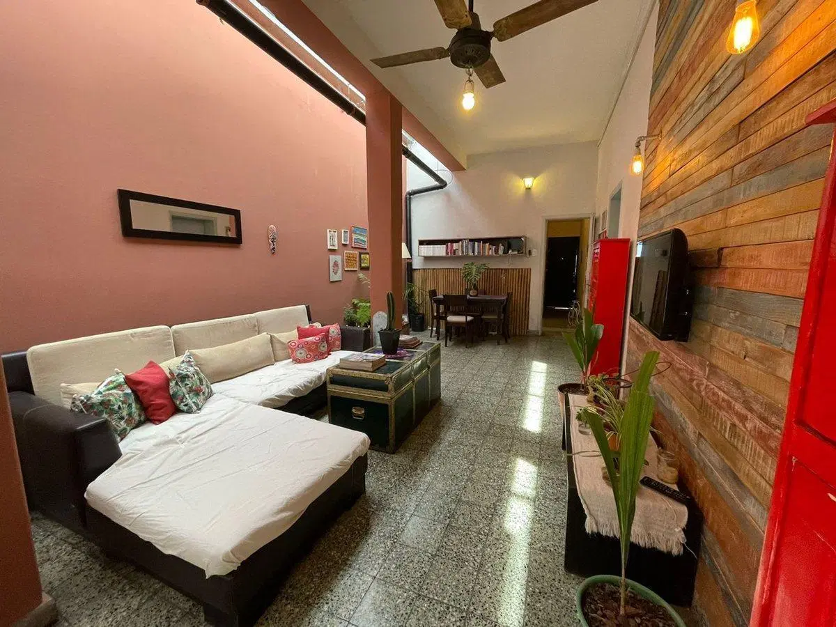CASA  3AMB EN LANUS C/ PATIO Y LOCAL APTO CREDITO 8
