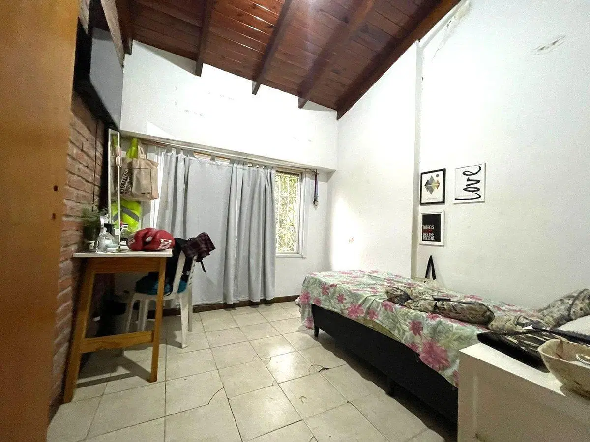 VENTA CHALET DE DOS PLANTAS EN ADROGUE 5
