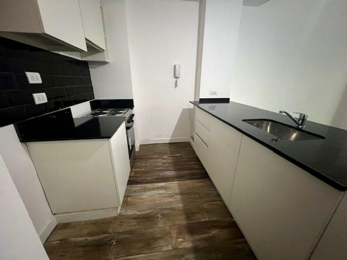 Foto de VENTA DE MONO AMBIENTE 1er PISO CON PATIO, imagen 4