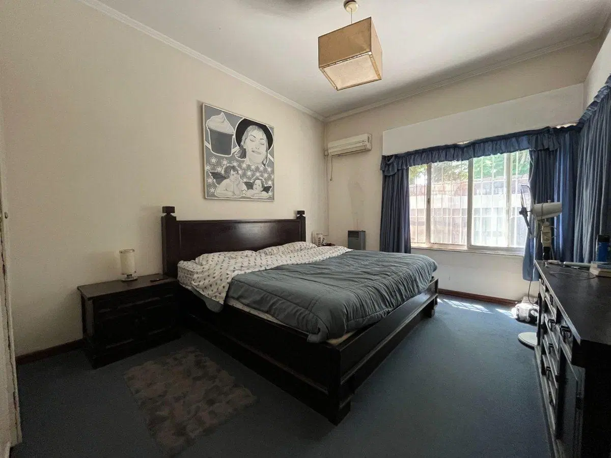 EXCELENTE CASA EN ADROGUE, 5 AMBIENTES 4