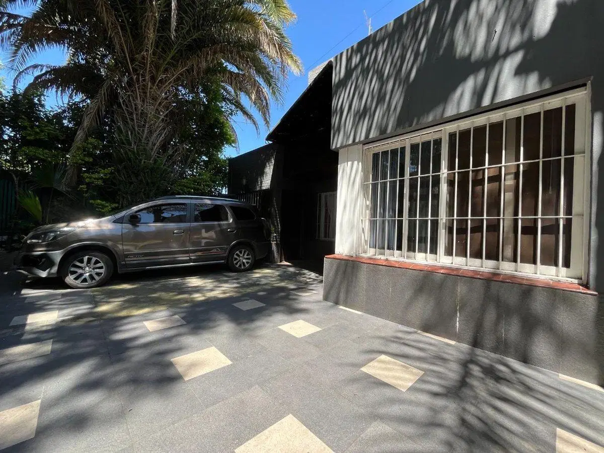 EXCELENTE CASA EN ADROGUE, 5 AMBIENTES 3