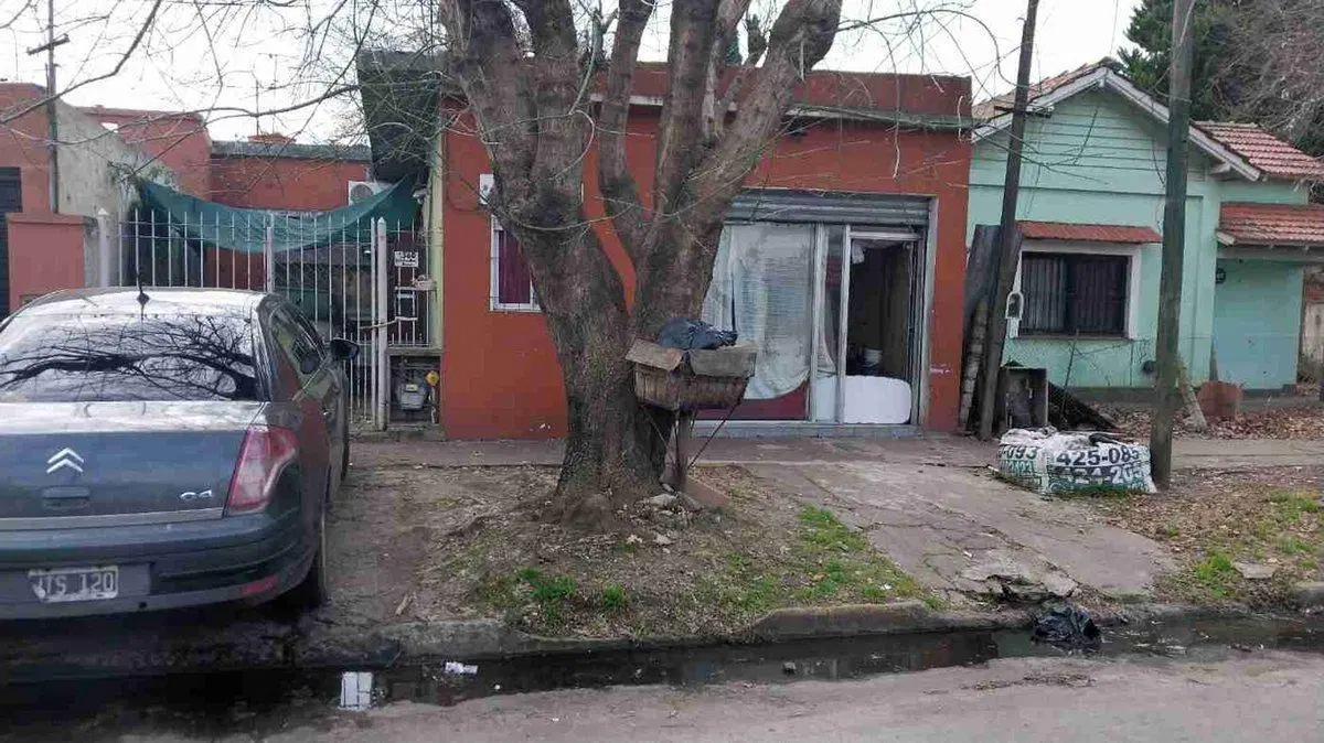 VENTA DE CASA CON LOCAL EN TEMPERLEY A RECICLAR 3