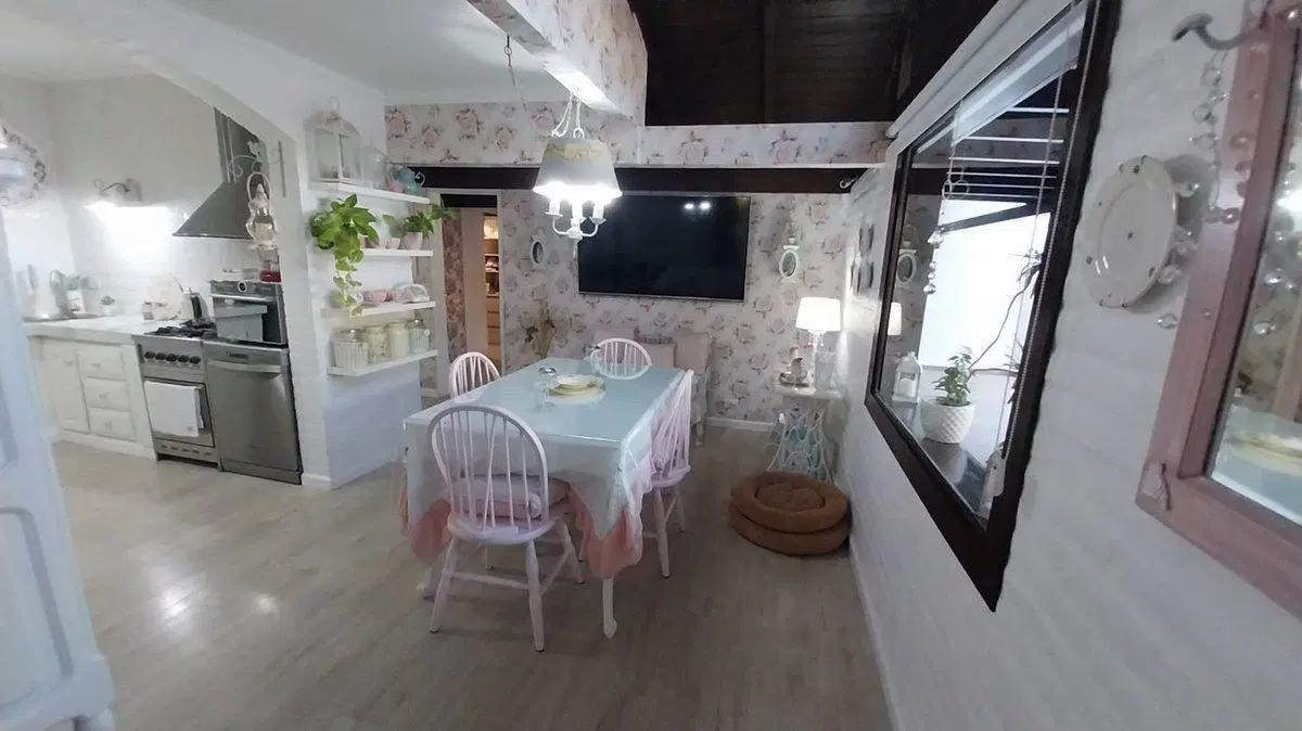 VENTA DE CASA CON HERMOSO PARQUE PILETA QUINCHO 3