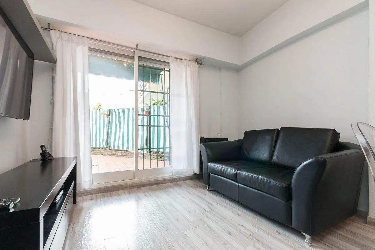 Dpto 3 amb, patio propio, planta baja - Avellaneda 4