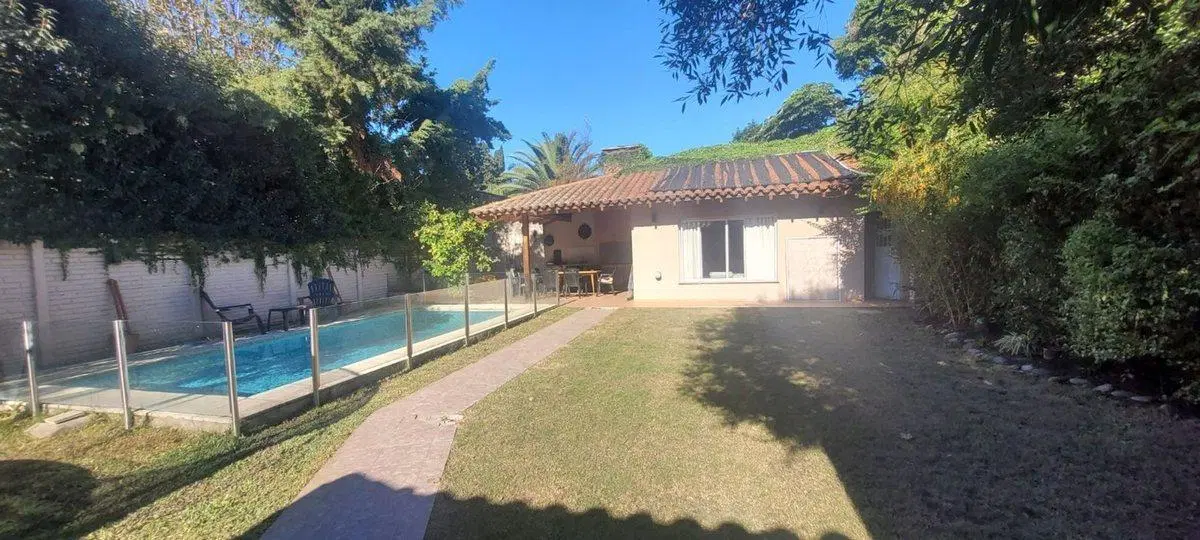 CASA 4 AMB. FONDO QUINCHO PISCINA ZONA RESIDENCIAL 3