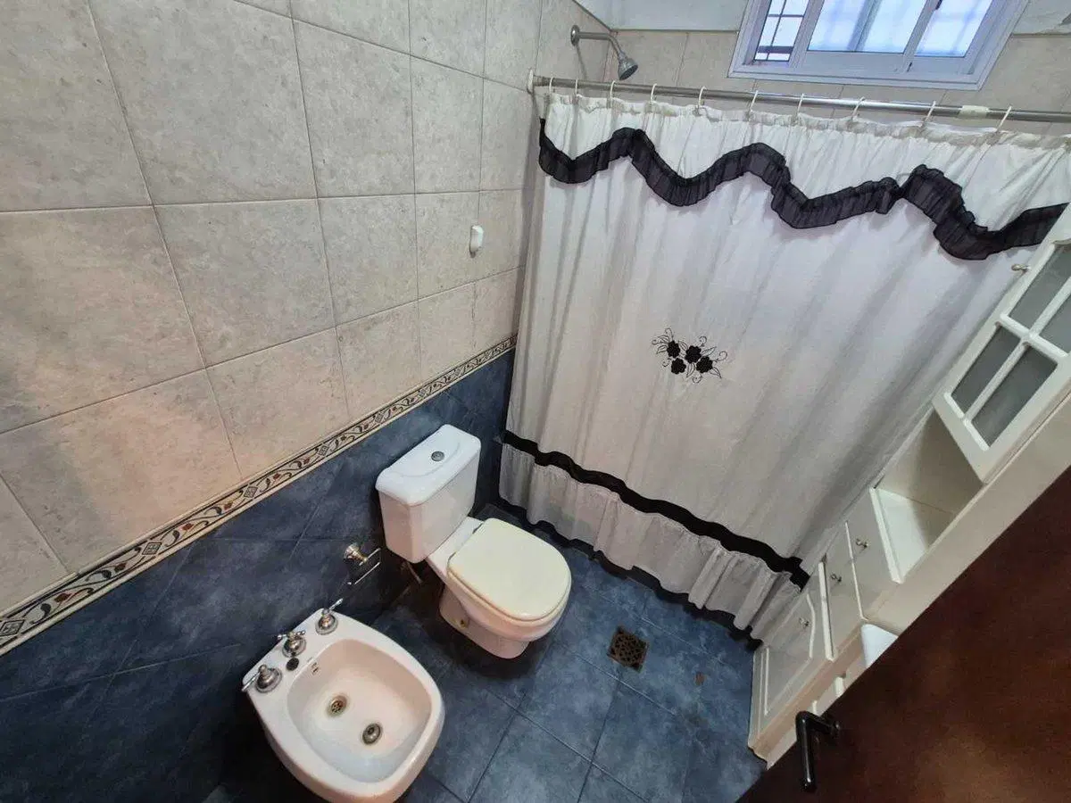 VENTA CASA 4 AMB-COCHERA-TERRAZA-PATIO-LANUS OESTE 5