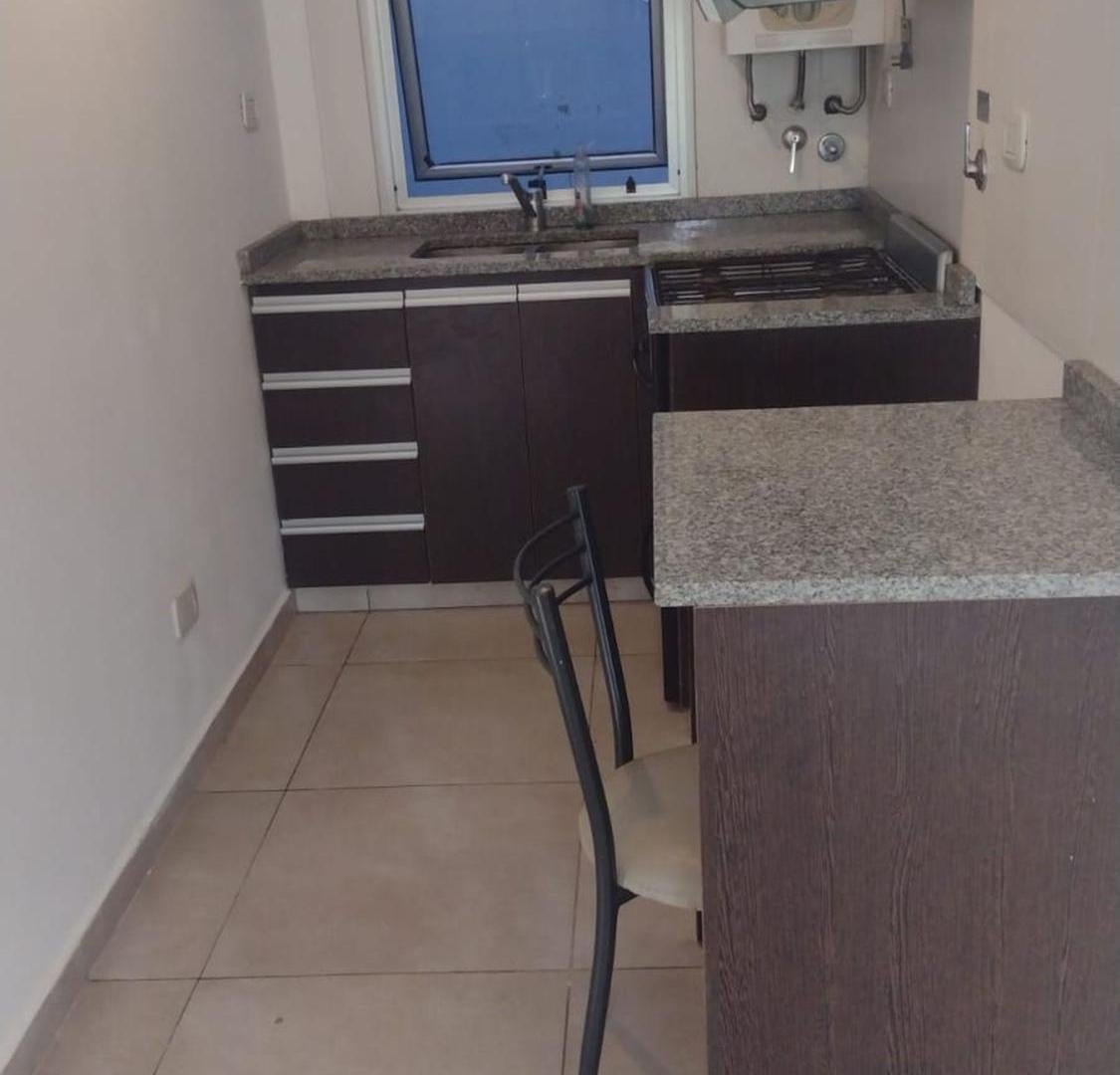 MONOAMBIENTE AL FTE CON BALCON EN BANFIELD - 30MT2