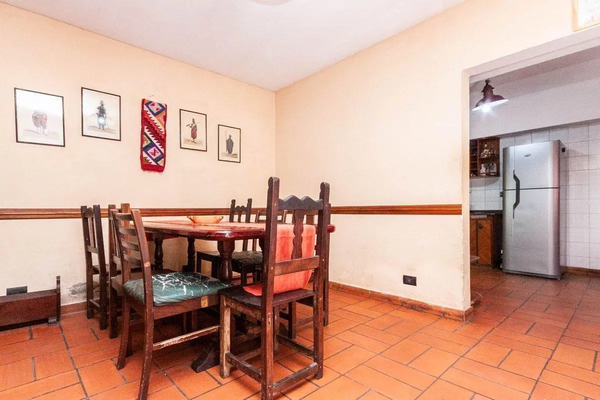 CASA DE 5 AMB CON GRAN JARDÍN "LOTE 8,66 X 41 MTS" 3