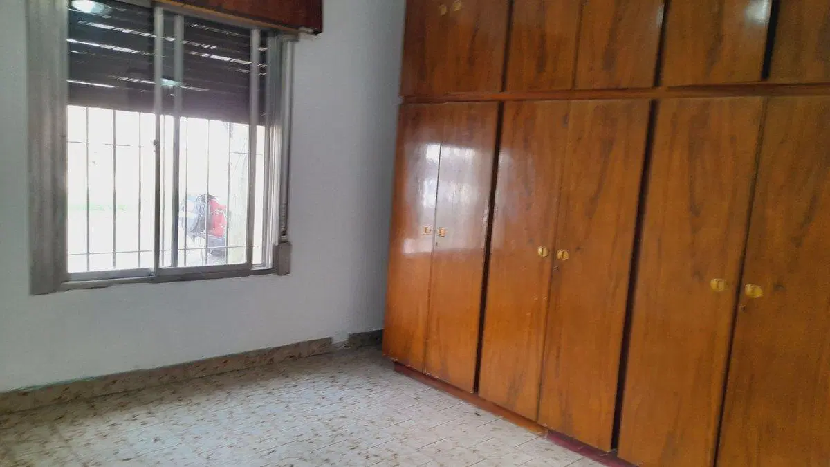 VENTA EN BLOCK CASA 3 AMB C/COCHERA + 2 LOCALES 4