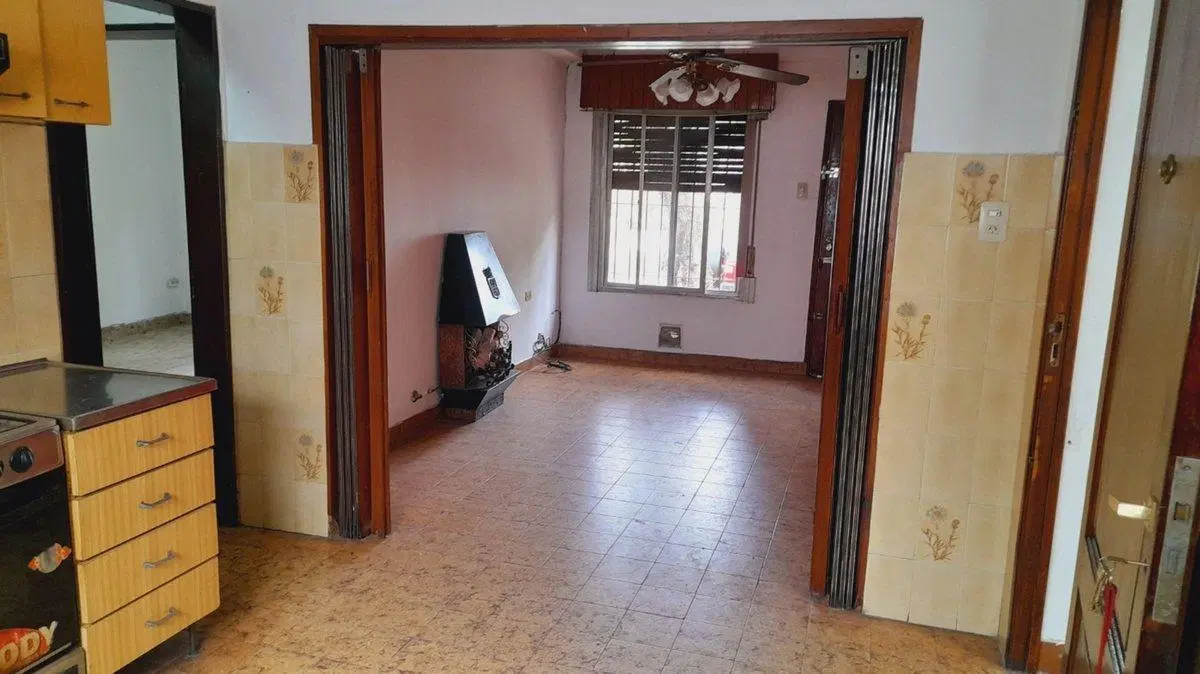 VENTA EN BLOCK CASA 3 AMB C/COCHERA + 2 LOCALES 2