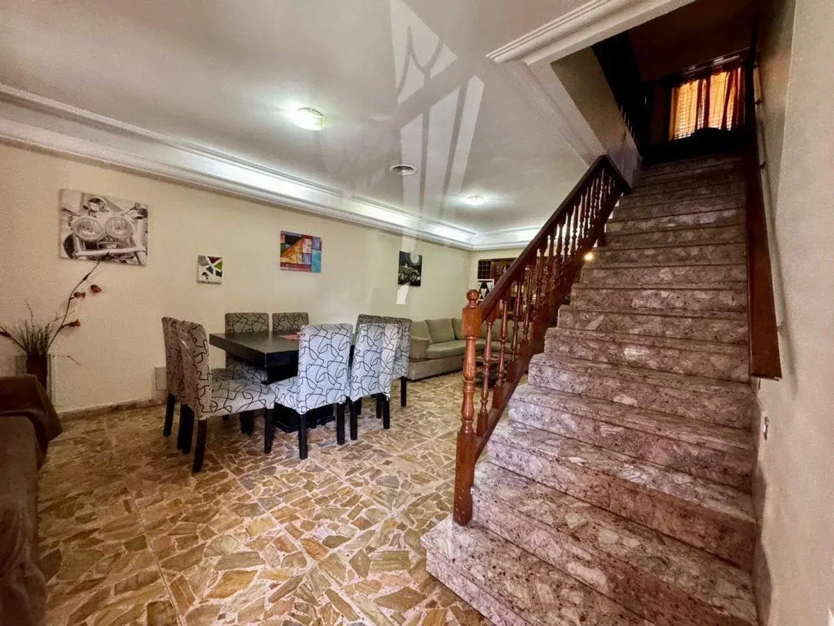 VTA CASA 4 AMB / COCHERA / PATIO / BUENA UBICACION 2