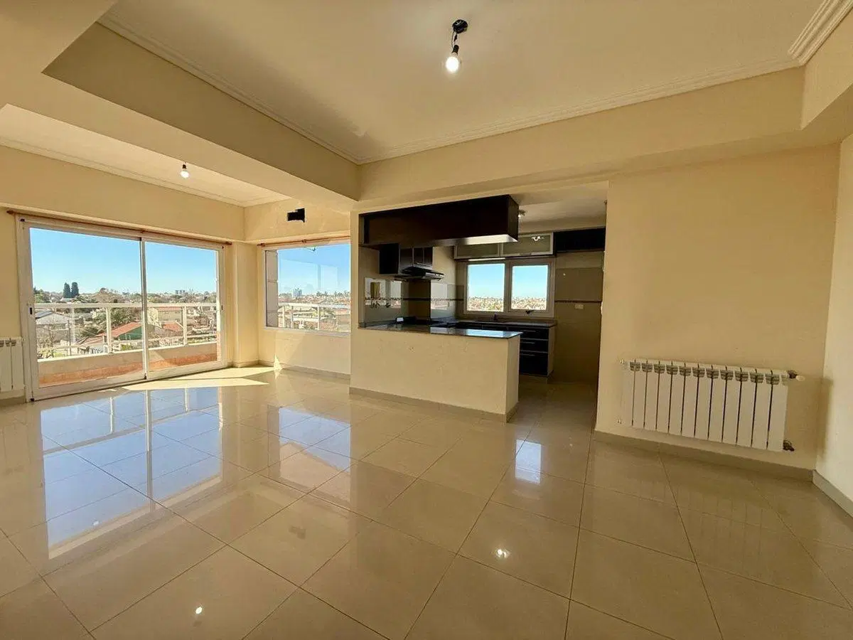 HERMOSO DPTO 3 AMBIENTE C/COCHERA AV. MITRE WILDE 2