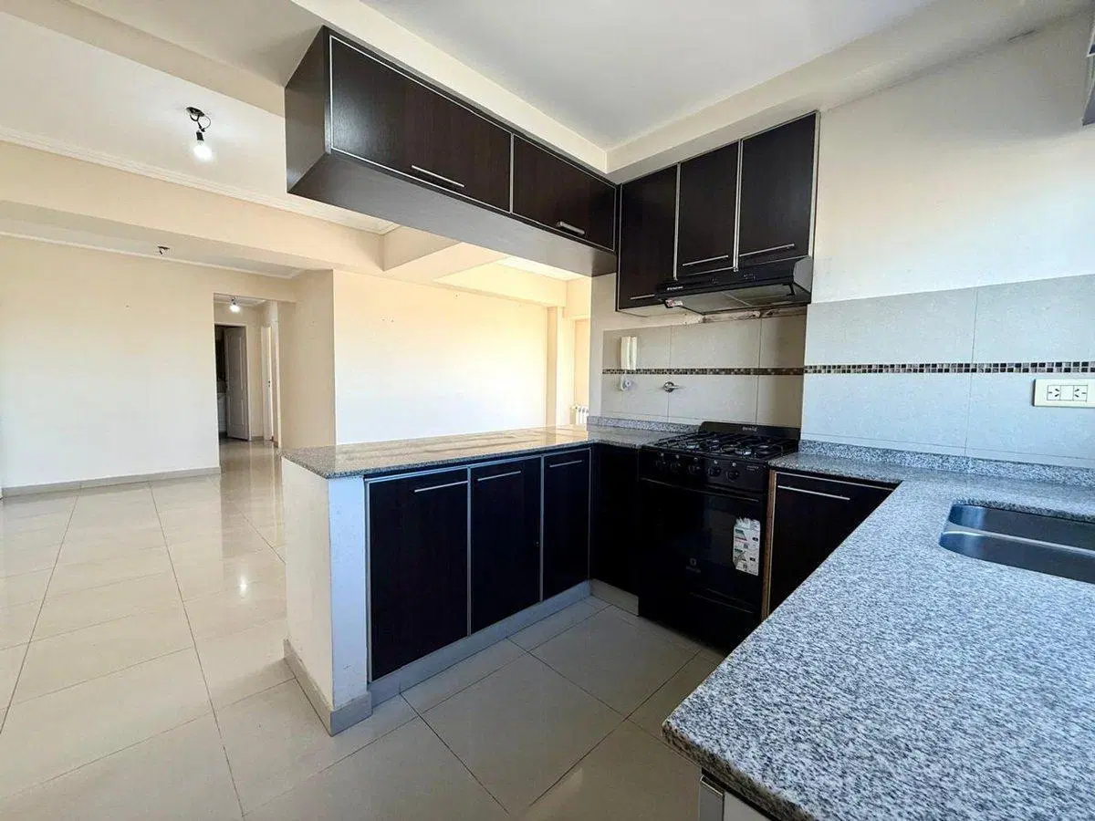 HERMOSO DPTO 3 AMBIENTE C/COCHERA AV. MITRE WILDE 8