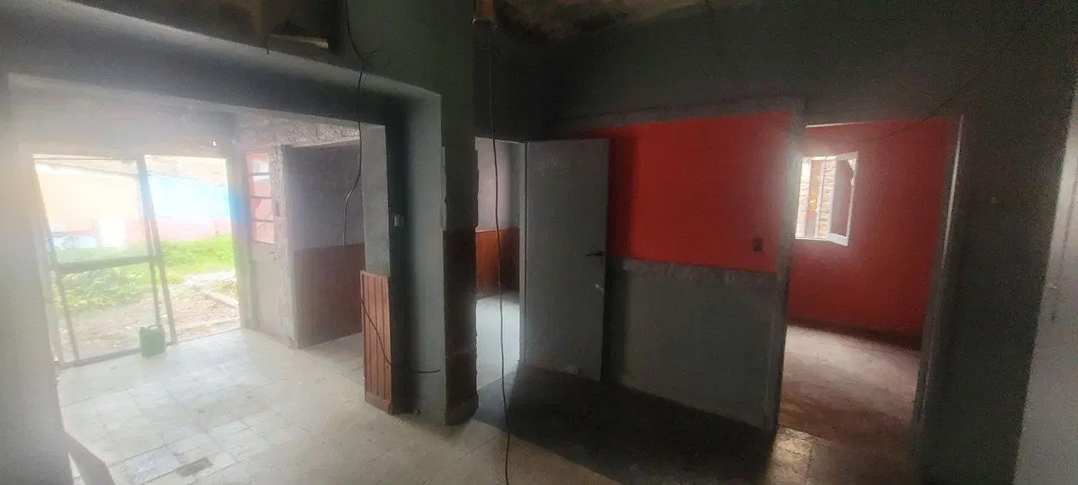 CASA 3 AMBIENTES CALLE ITALIA ADROGUE C/ FONDO 4
