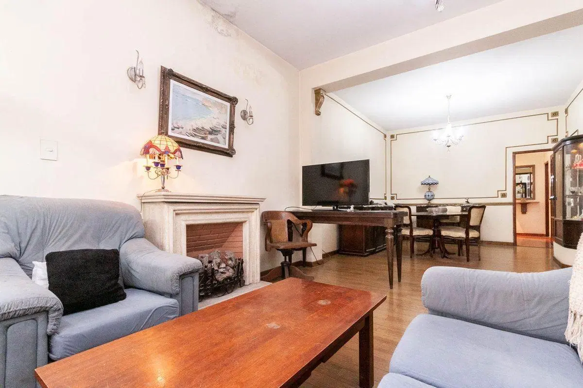 Casa multifamiliar dividida en 3 viviendas. Lanús 2