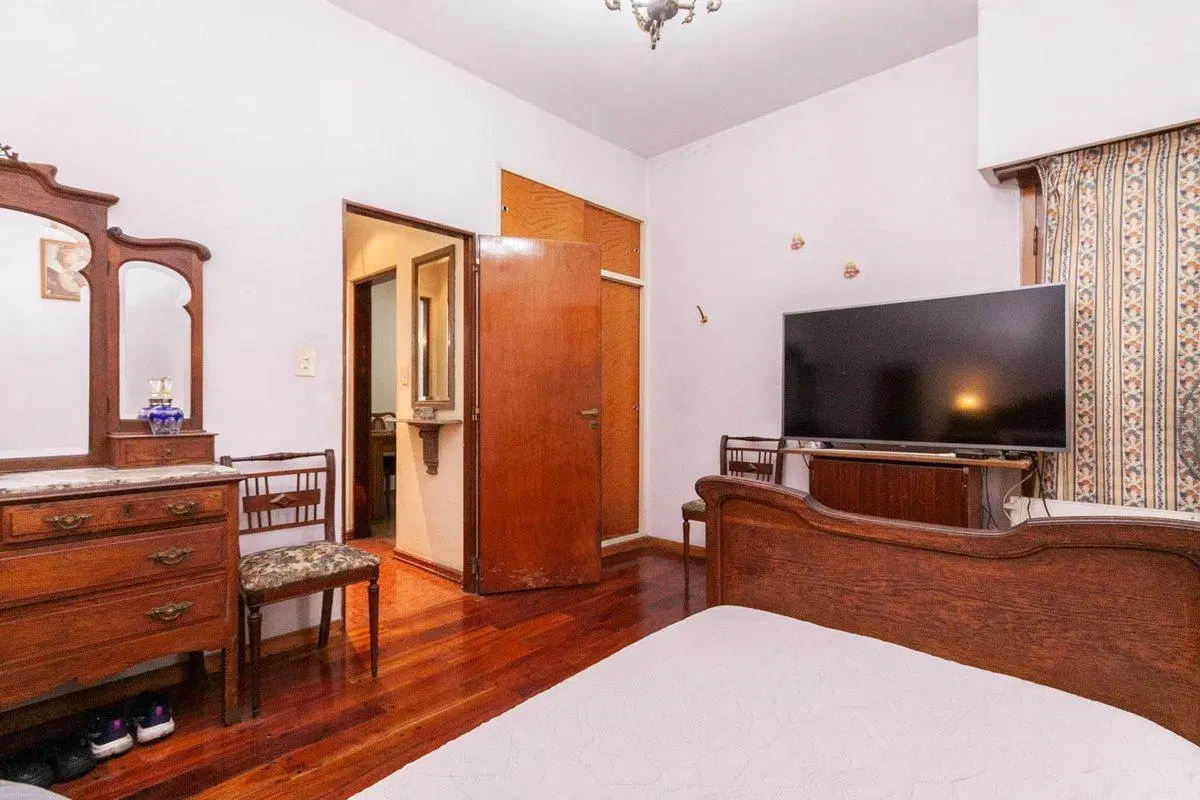Casa multifamiliar dividida en 3 viviendas. Lanús 5