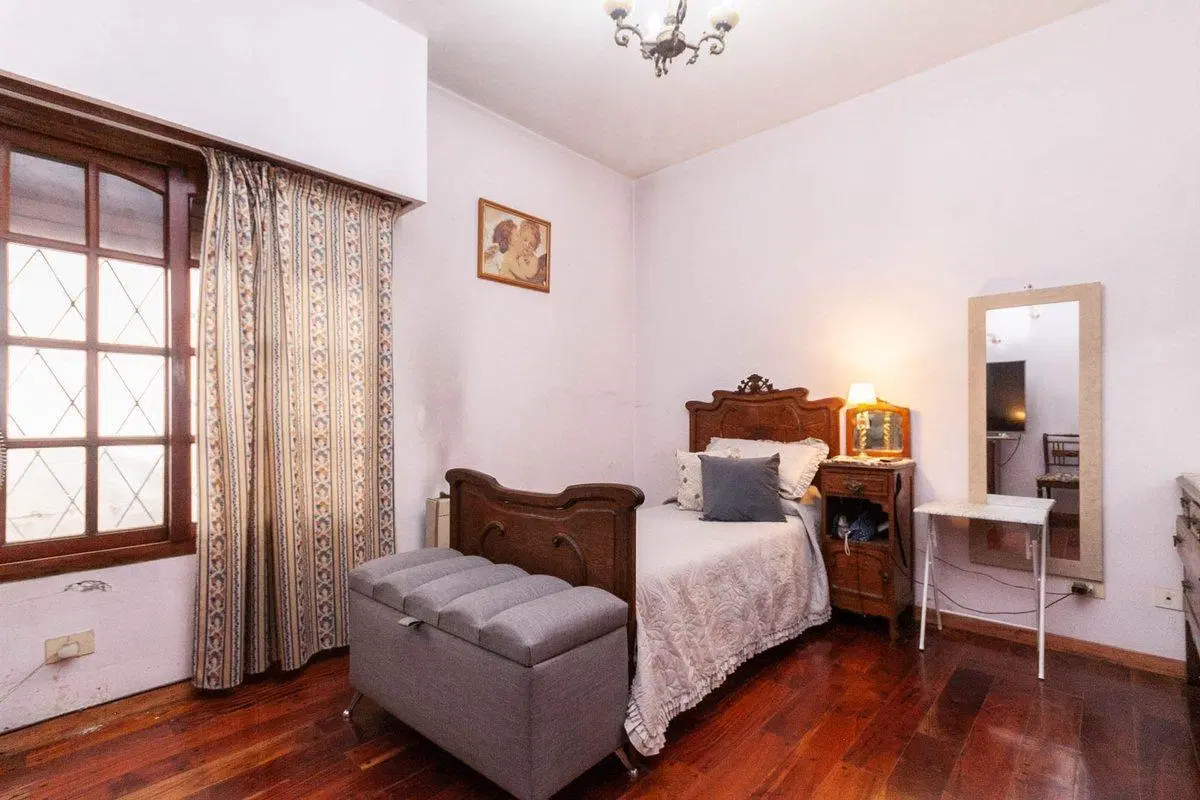 Casa multifamiliar dividida en 3 viviendas. Lanús 3