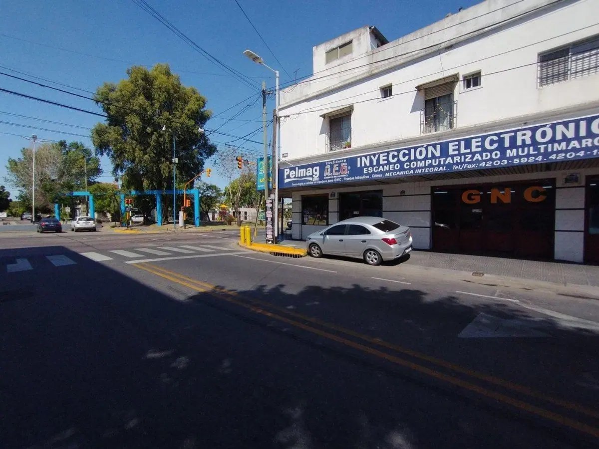 VENTA LOCAL COMERCIAL EN PH  / UBIC. AVELLANEDA 5