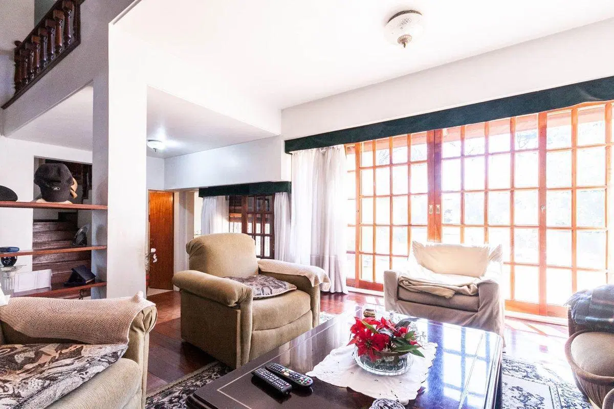 HERMOSA CASA 5 AMBIENTES lote 13,50 x 56 mts 5