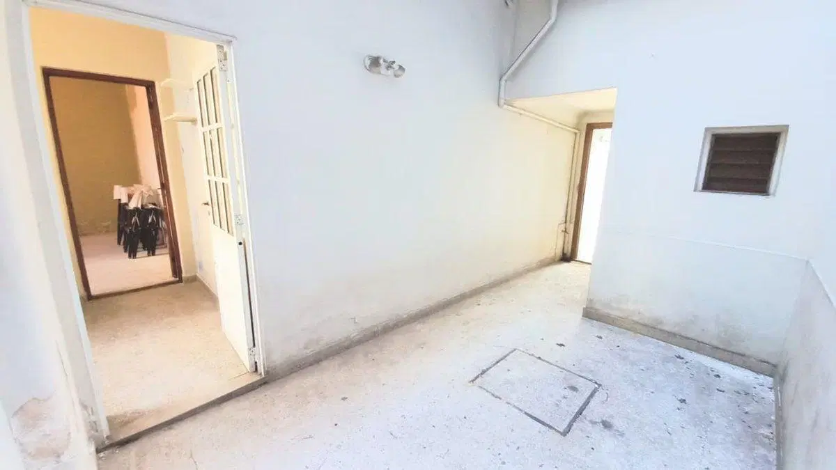 Inmueble comercial sobre Av. Yrigoyen Lanús Oeste 5