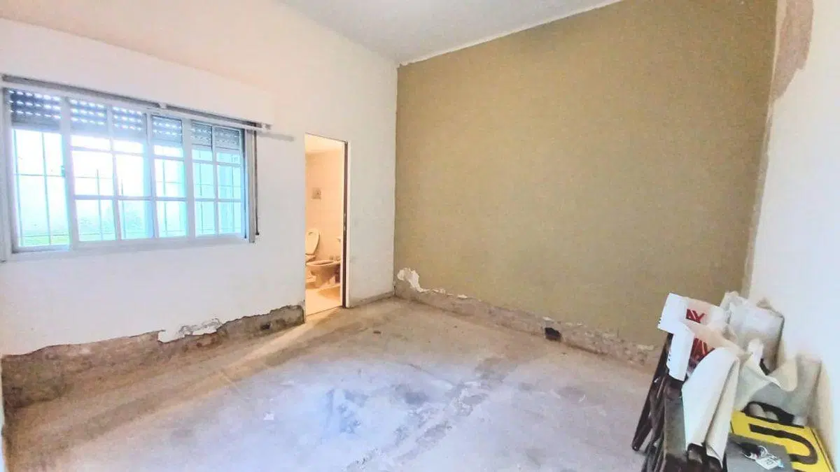 Inmueble comercial sobre Av. Yrigoyen Lanús Oeste 3