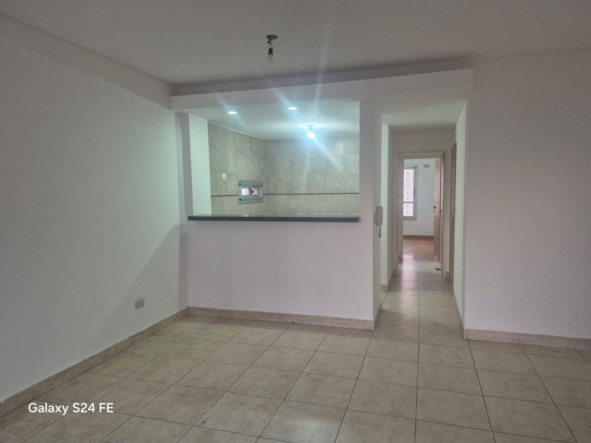 Foto de Departamento 2 amb en alquiler Fte-balcón Lanusita, imagen 4