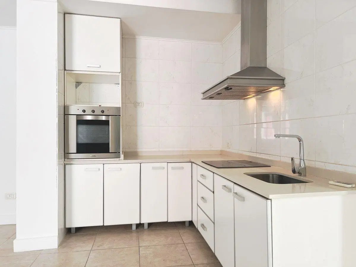 OPORTUNIDAD! VENTA DPTO.2AMB. C/COCHERA-BAULERA! 4