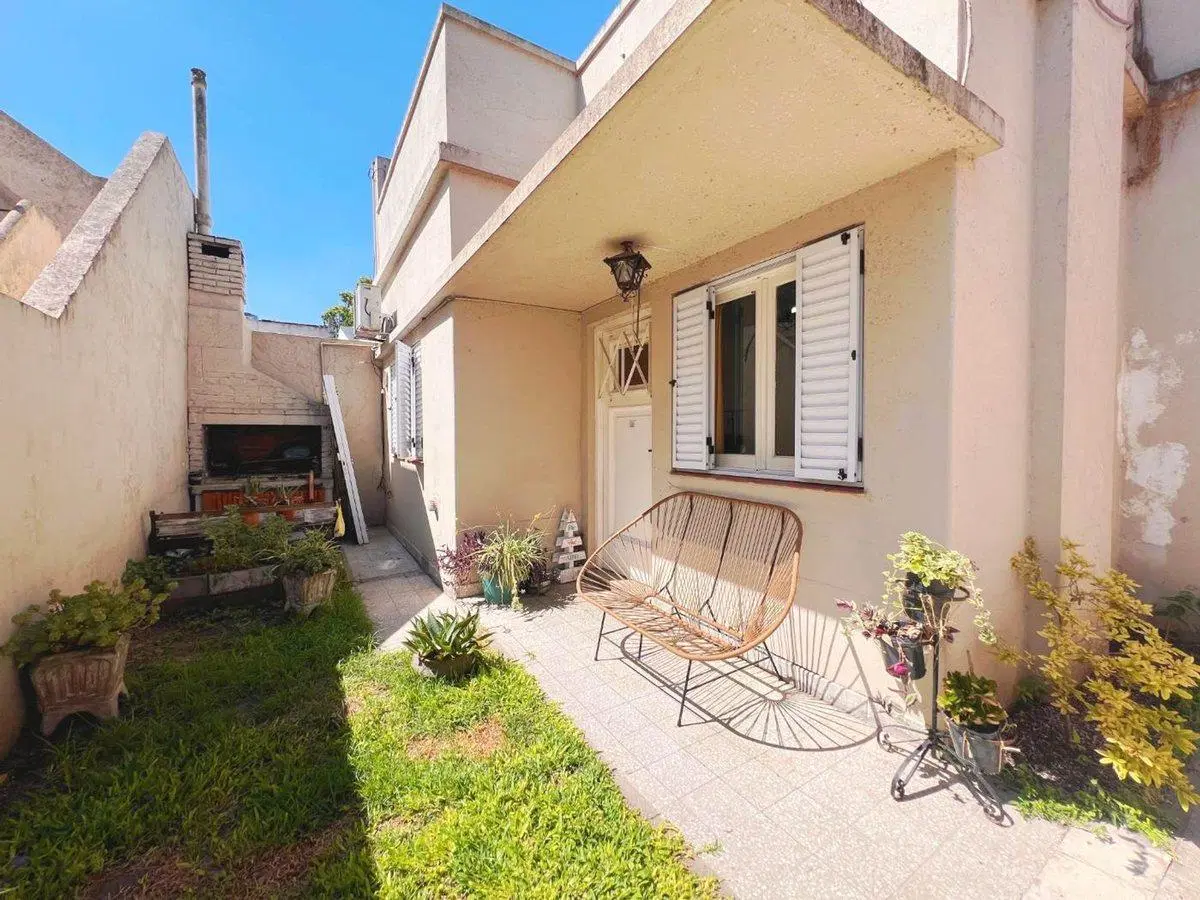 IMPECABLE PH 4AMB.C/PATIO.TERRAZA PROPIA DE 135M2 2