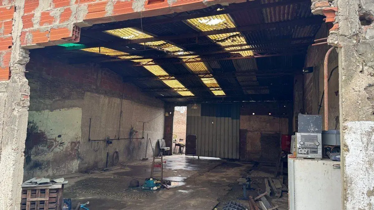 LOTE EN LANÚS ESTE CON GALPÓN A RECICLAR 3
