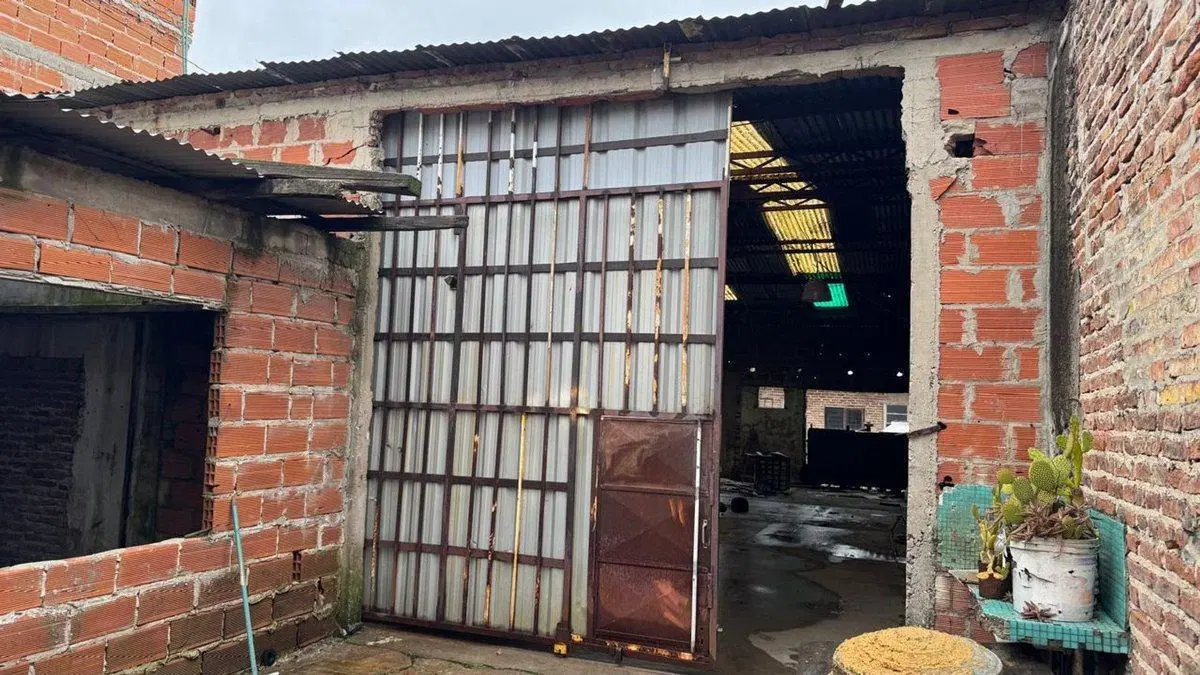 LOTE EN LANÚS ESTE CON GALPÓN A RECICLAR 4