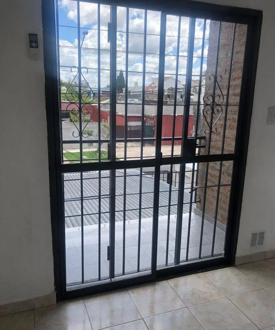 Dpto 2 amb- Fte-Balcón-Venta- Bajas expensas-Lanús 5