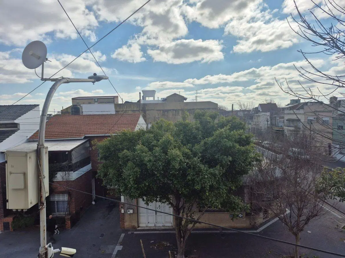 Dpto 3 amb frente en venta 2do piso x escal. Lanús 4
