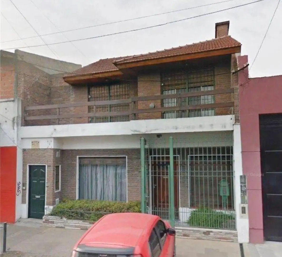 Casa en venta al frente, en 2 plantas Temperley E 4