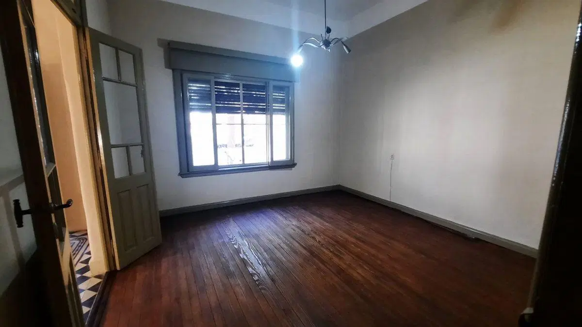 OPORT: CASA DE 315 M2 A RECICLAR 100% 2