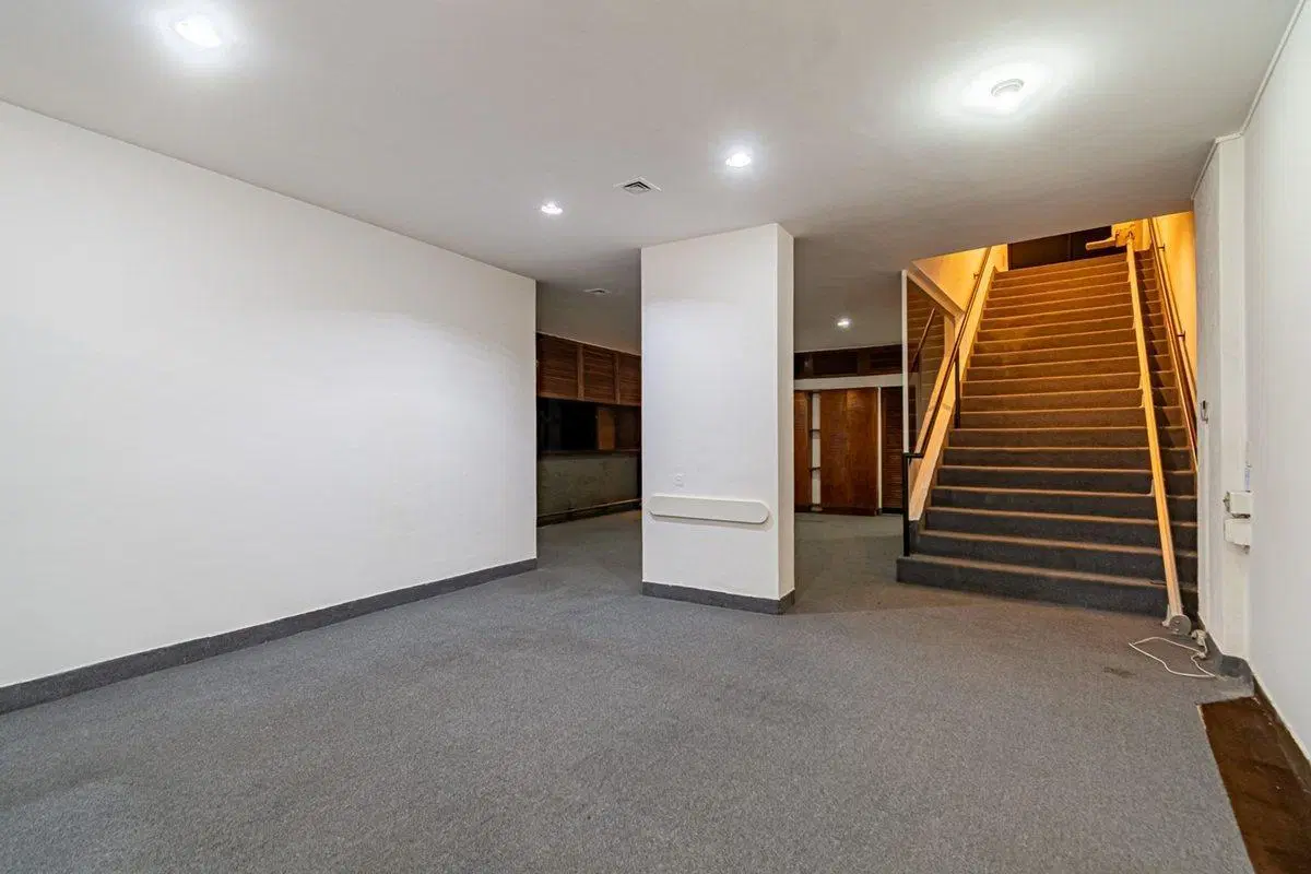 GRAN OFICINA COMERCIAL EN ALQUILER — RECOLETA VIP 2
