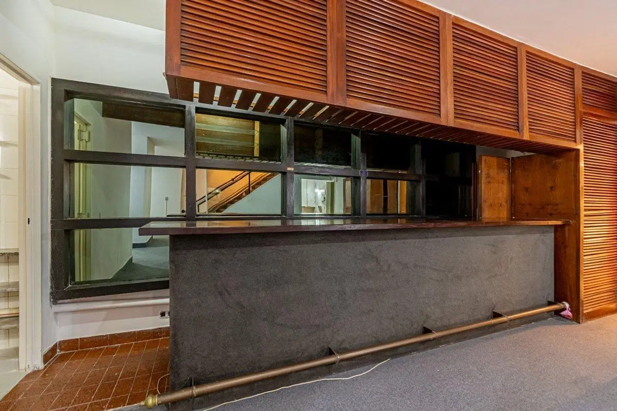 GRAN OFICINA COMERCIAL EN ALQUILER — RECOLETA VIP 8