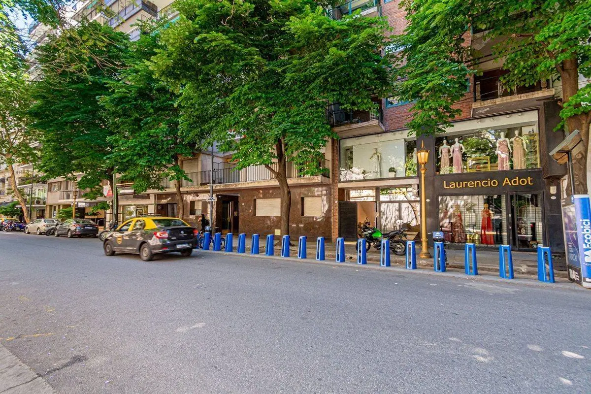 GRAN OFICINA COMERCIAL EN ALQUILER — RECOLETA VIP 4