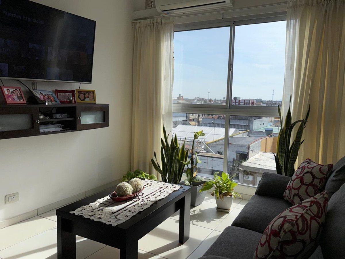 Foto de DEPTO.VENTA-3 AMBTES C/TERRAZA Y COCHERA-LANÚS O., imagen 5