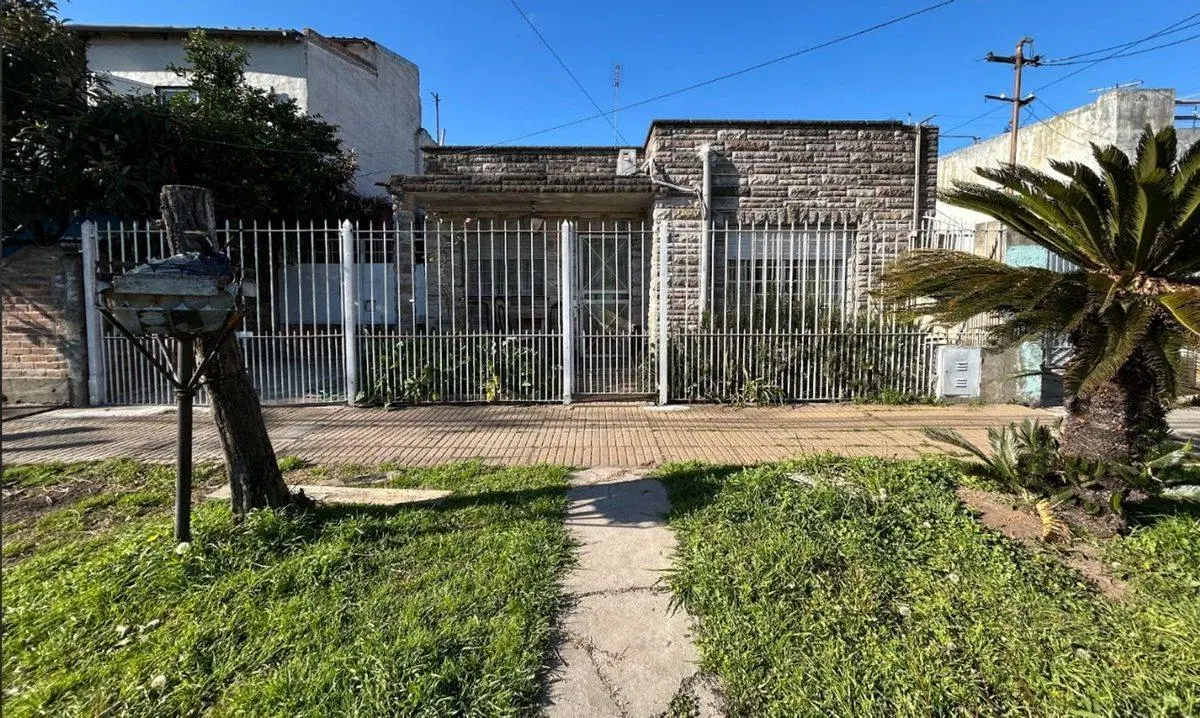 CASA DE 5 AMBIENTES  LLAVALLOL LISTA PARA HABITAR 5