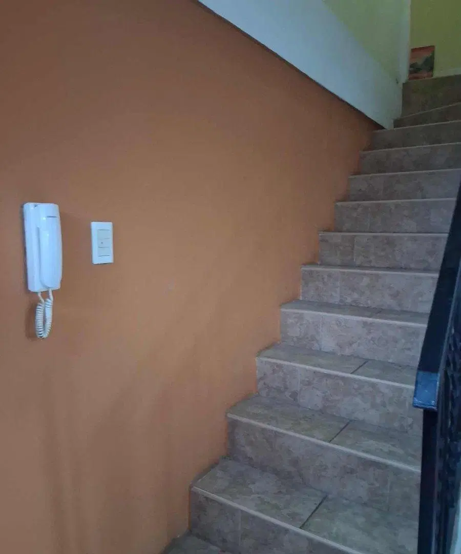 HERMOSO DUPLEX 3 AMB. AL FRENTE C/COCHERA Y JARDIN 3
