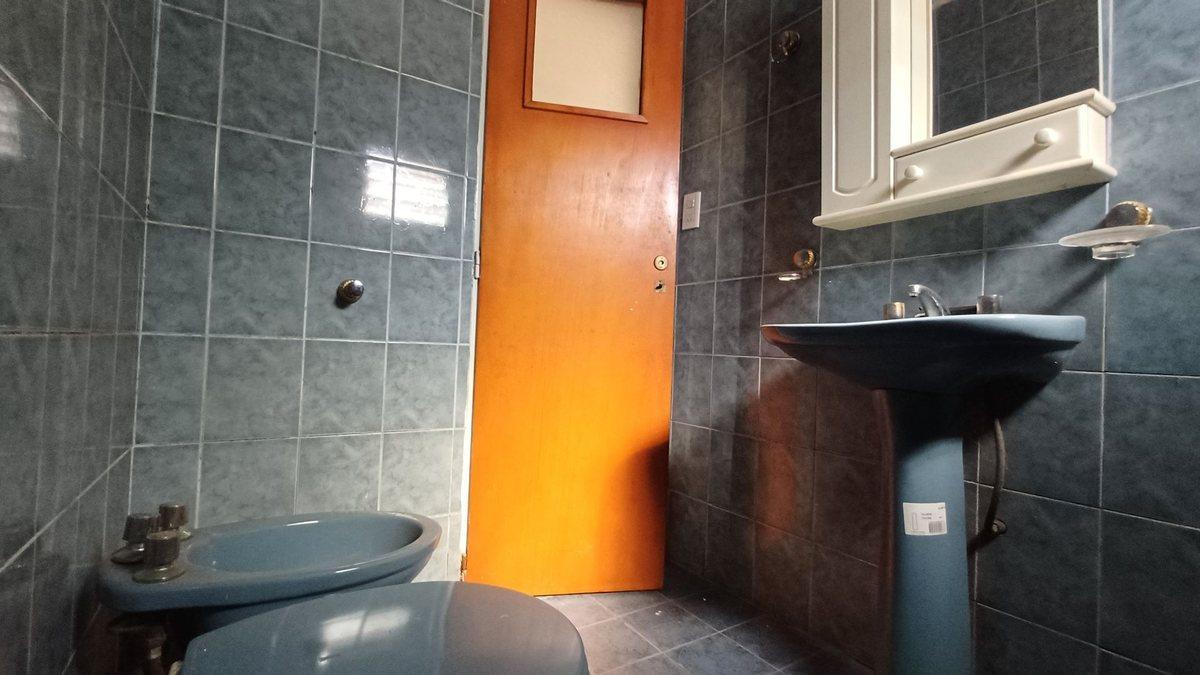 Foto de CASA 3 DORM. + GALPON C/DOBLE ALTURA + FONDO LIBRE, imagen 1