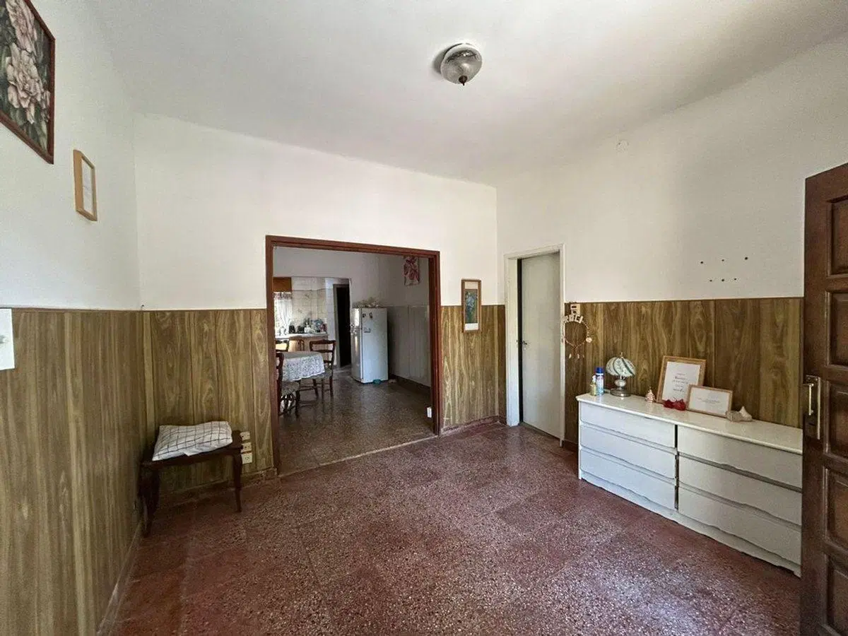 OPORTUNIDAD! CASA FAMILIAR CON GRAN PARQUE 3