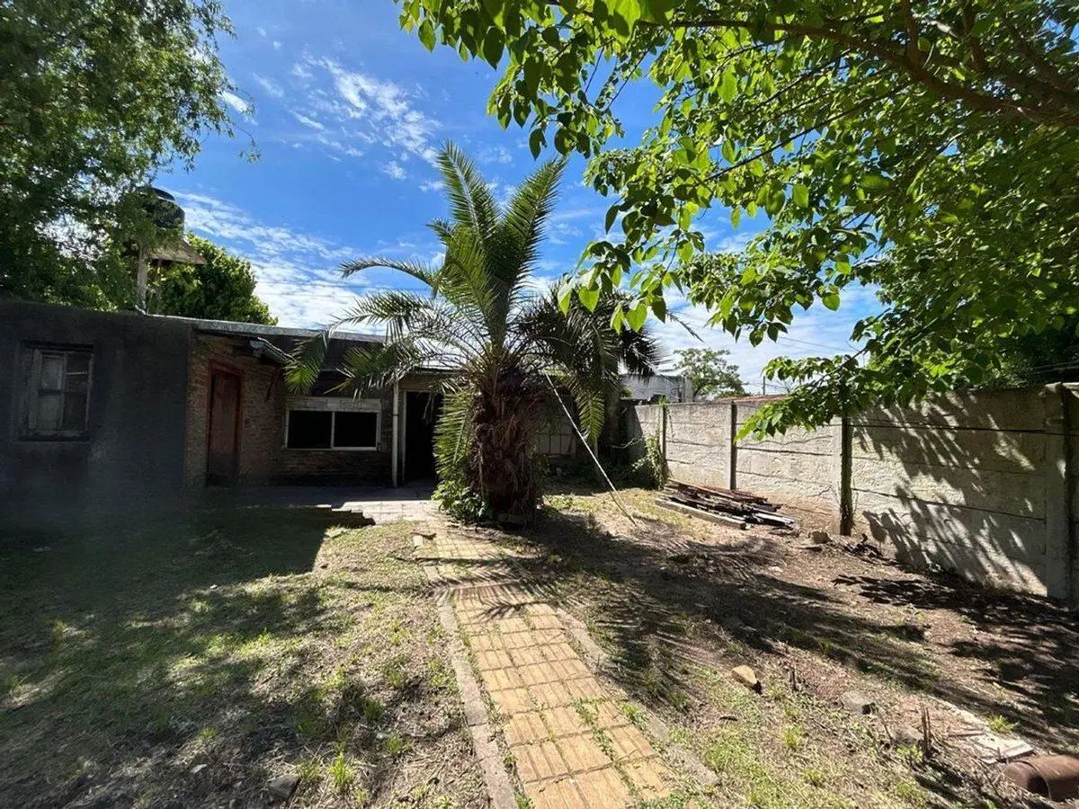 OPORTUNIDAD! CASA FAMILIAR CON GRAN PARQUE 4