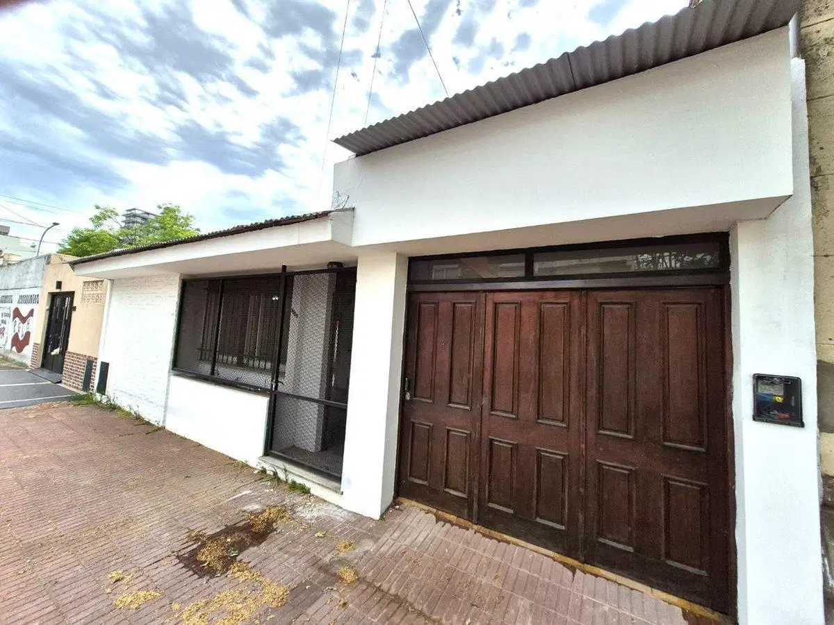 CASA 2 DORMITORIOS-GARAGE-LIVING-PATIO-LANUS ESTE 4