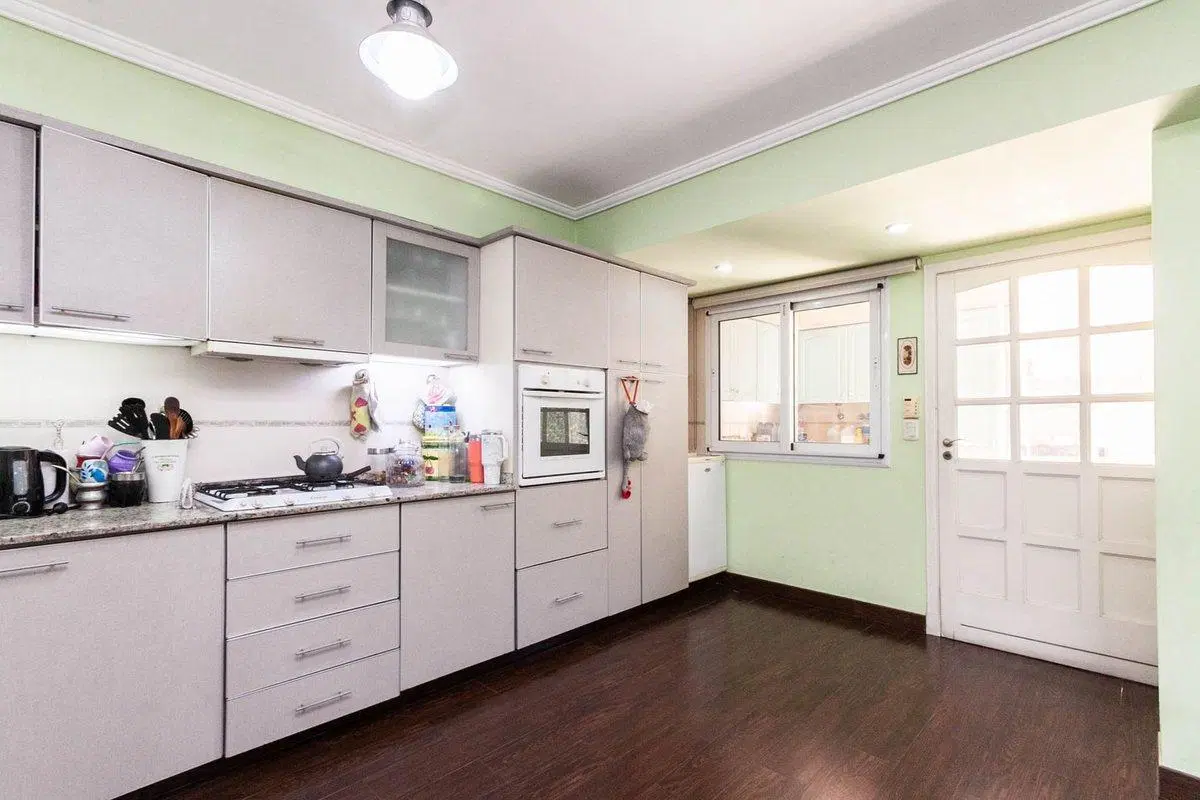 VENTA  CASA CON PISCINA+2 DPTOS+LOCAL LANUS CENTRO 2