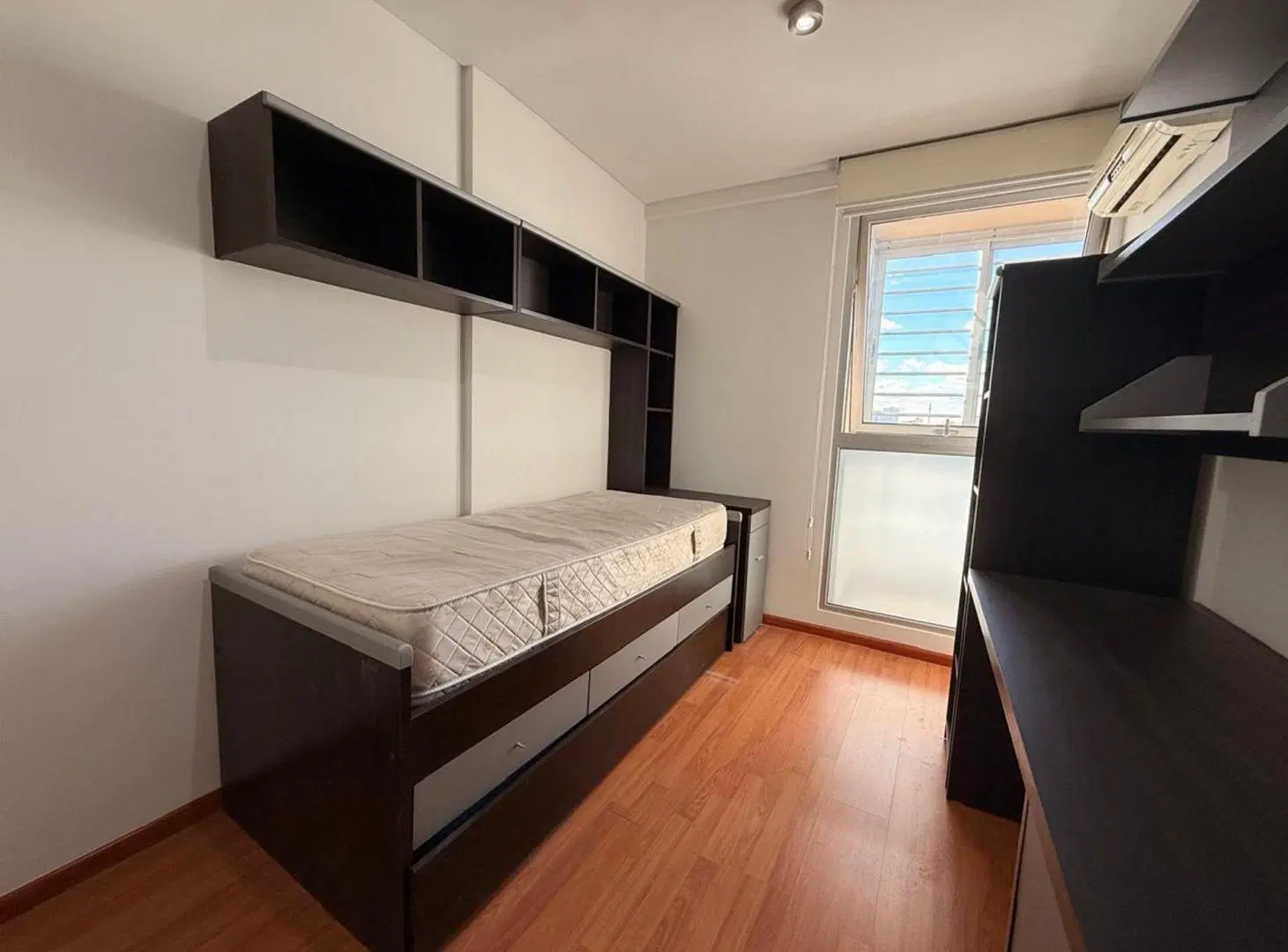 VENTA EXCLUSIVA PISO 4 AMB. CON TERRAZA - LANÚS 8