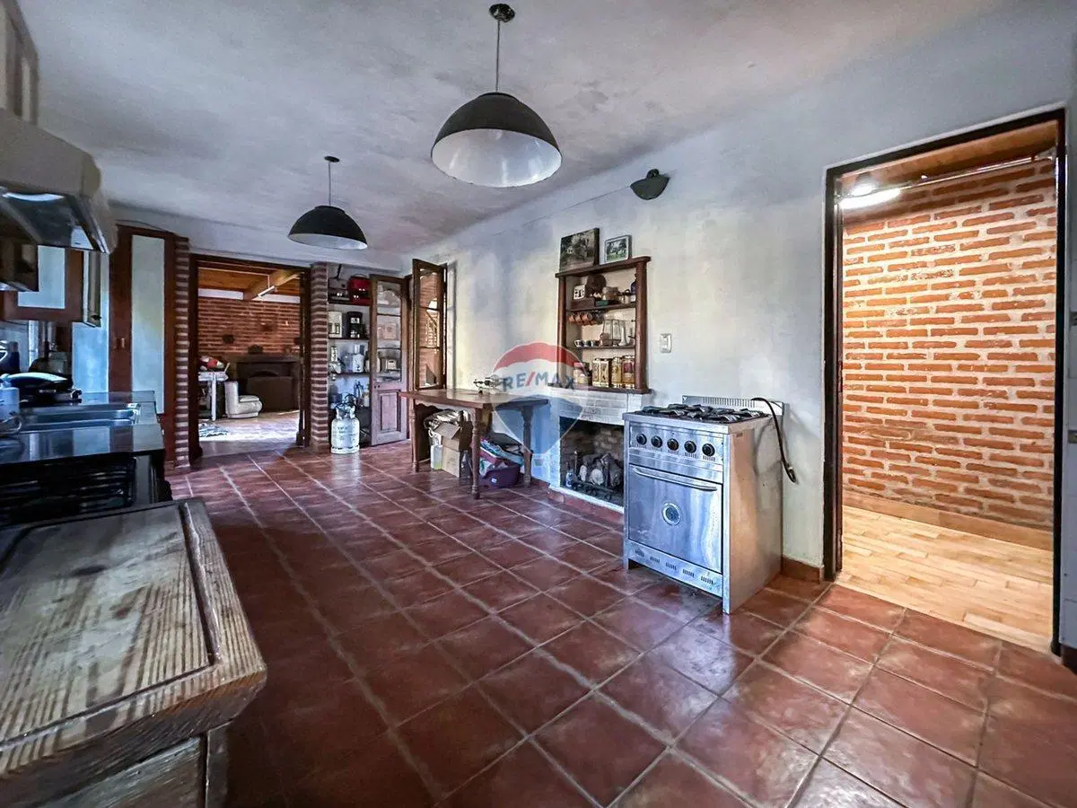 EXCELENTE CHALET 6AMB.IDEAL INVERSOR 2700M2.EZEIZA 2